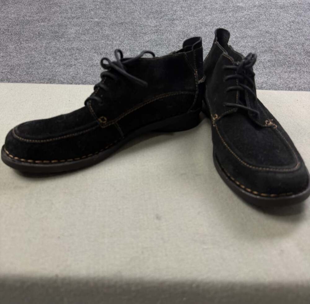 Clarks Size 9 Black Suede Stitch Detail Ankle Chukka Boots Lace Up
